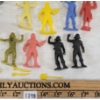 Image 4 : JOB LOT - PLASTIC CANOES & FIGURINES - INCL PIRATES