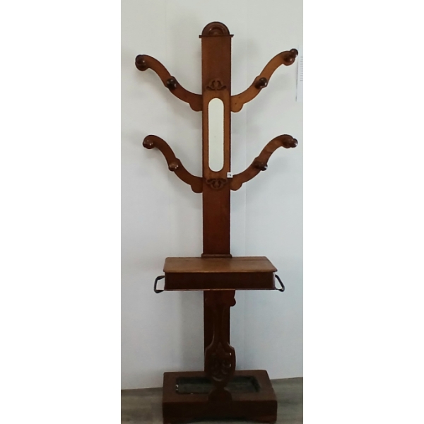 OAK HALL-TREE - "ALL IN THE FAMILY" SET PROP