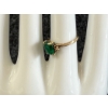 Image 2 : WOMEN'S 10K GOLD RING W/ SQUARE CUT EMERALD