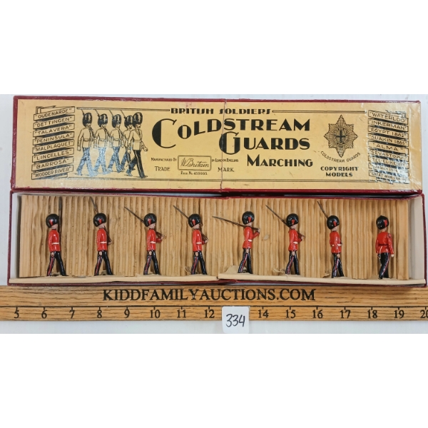 BRITAINS SOLDIERS LEAD FIGURES - NO. 1515 COLDSTRAM GUARDS