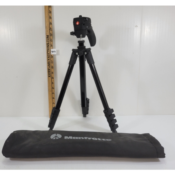 MANFROTTO ADJ TRIPOD