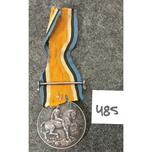 WWI BRITISH SILVER WAR MEDAL - PTE. W. F. BERRY