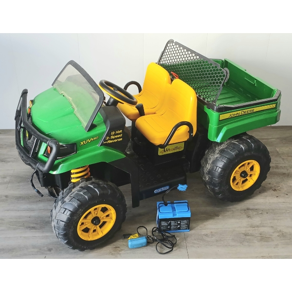 JOHN DEERE XUV550 BATTERY OP JEEP
