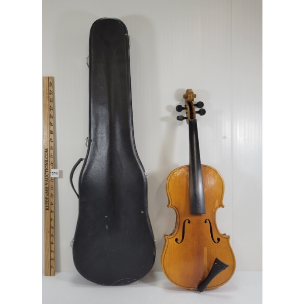 CORELLI VIOLIN W/ CASE - MFG BY B & J MUSIC LTD 