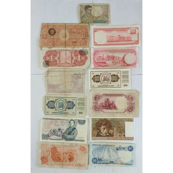 LOT OF 13 - WORLD BANK NOTES - INCL FRANCE, PORTUGAL, BERMUDA, MEXICO, ETC