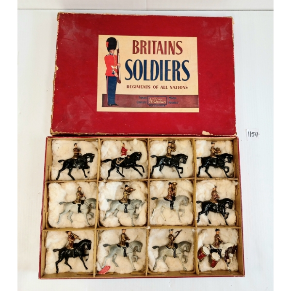 BRITAINS SOLDIERS LEAD FIGURES - NO. 101 THE BAND OF THE LIFE GUARDS