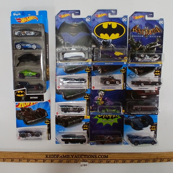 LOT OF 14 - BATMAN HOTWHEELS PACKS - INCL GCPD, THE JOKER, BATCOPTER, ETC