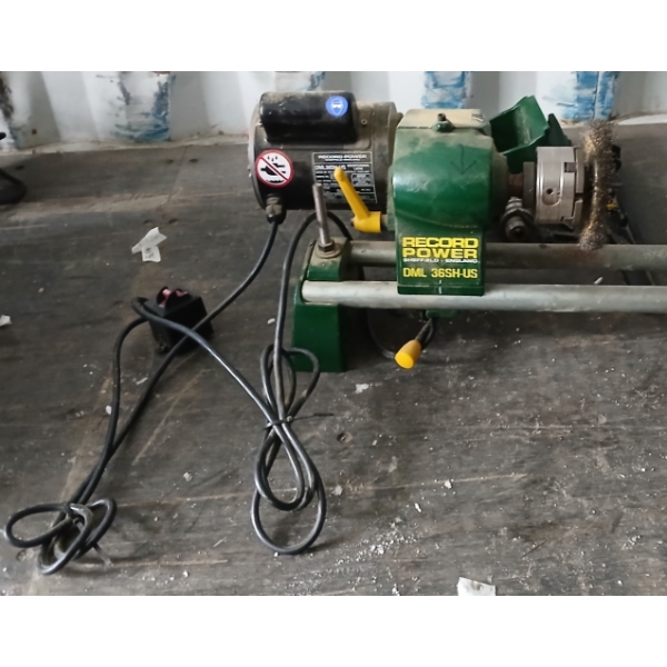 RECORD POWER WOODTURNING LATHE W/ ACCESSORIES