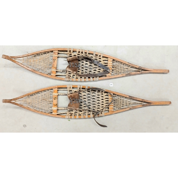 PAIR OF CHESTNUT CANOE CO. SNOW SHOES