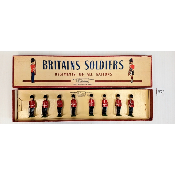 BRITAINS SOLDIERS LEAD FIGURES - NO. 2082 THE COLDSTREAM GUARDS