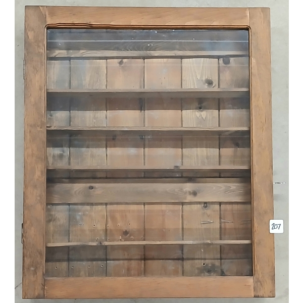 TRINKET DISPLAY CASE W/ KEY