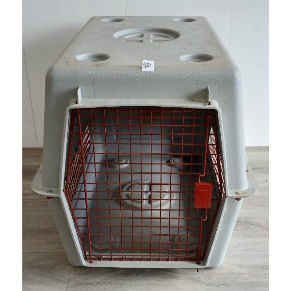 ANIMAL CRATE
