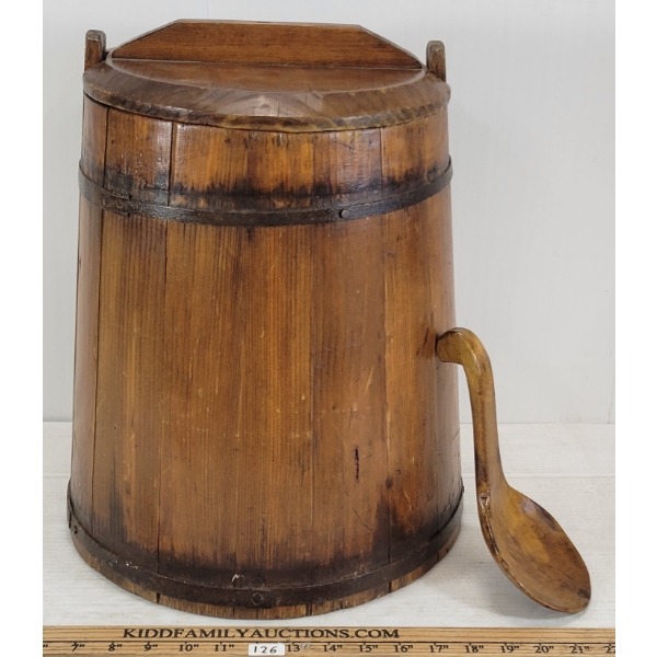 PRIMITIVE WOOD BANDED BARREL W/ PADDLE