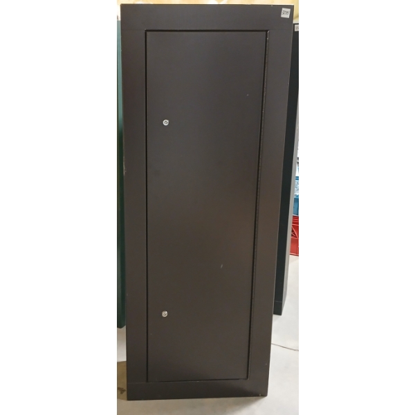 GUN SAFE W/ KEY