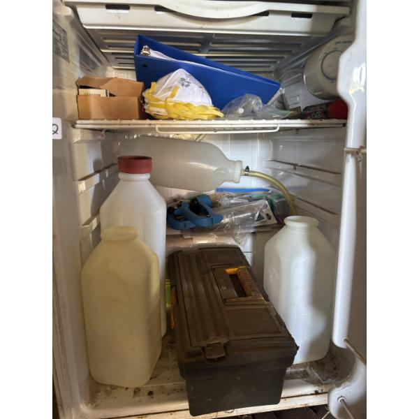 JOB LOT - LIVESTOCK SUPPLIES - NEEDLES, FEED BOTTLES