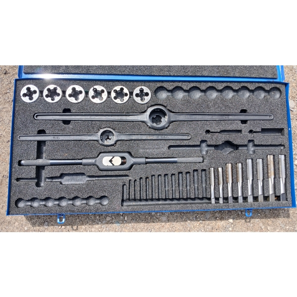 OK JR. TAP & DIE SET - INCOMPLETE
