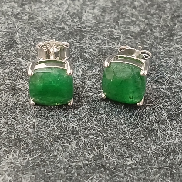 PAIR OF NATURAL EMERALD & STERLING SILVER EARRINGS