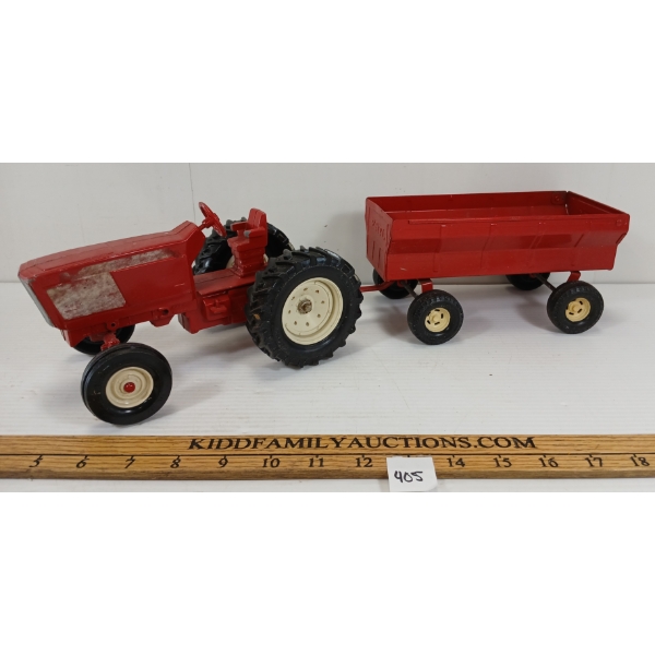 ERTL DIECAST TRACTOR W/ WAGON