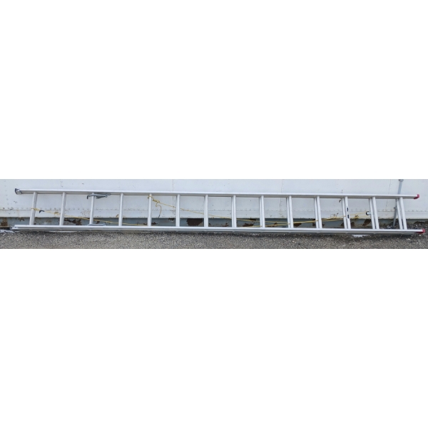 28' ALLUMINUM EXTENSION LADDER