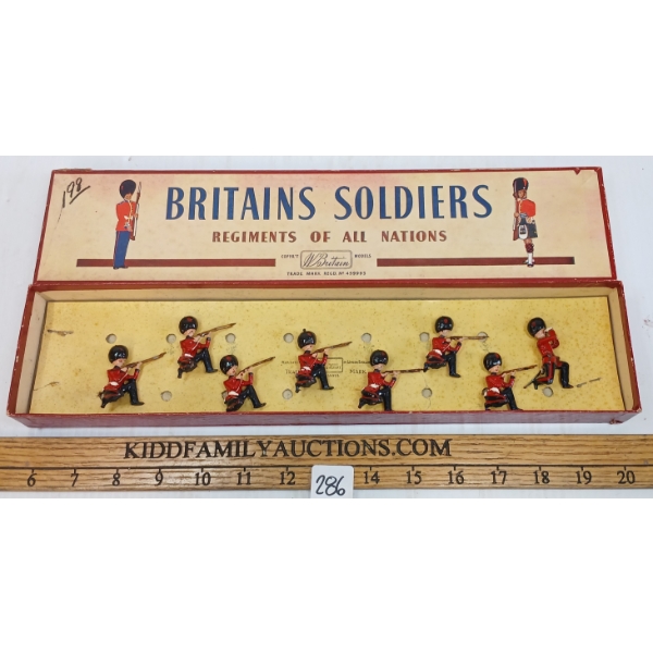 BRITAINS SOLDIERS LEAD FIGURES - NO. 120 COLDSTREAM GUARDS