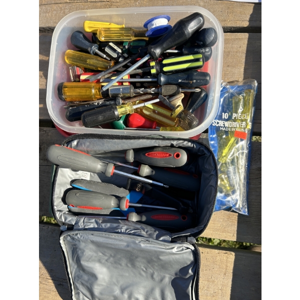 JOB LOT - SCREW DRIVERS - VARIOUS HEADS