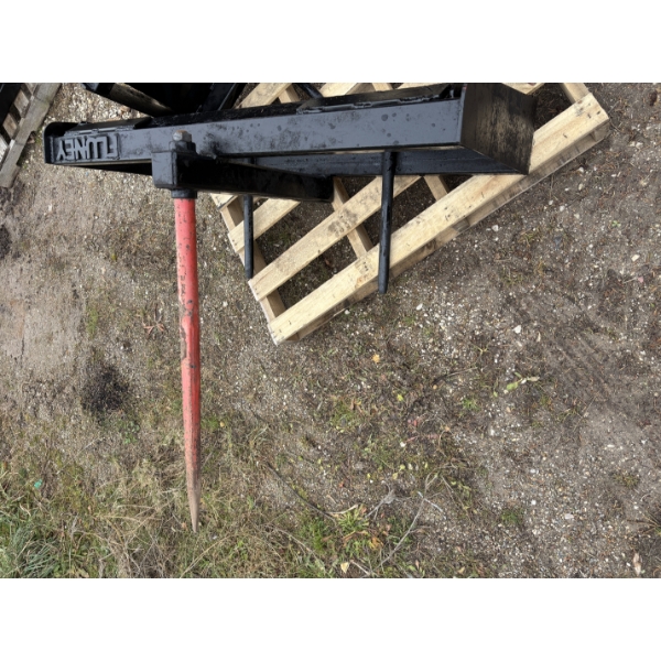 SKID STEER MOUNT BALE FORK - AS NEW