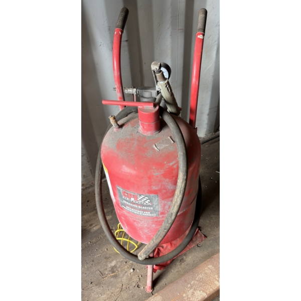 CPE SAND BLASTING POT - 10 GAL