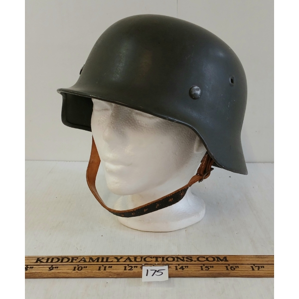 WWII GERMAN M-40 HELMET W/ LINER