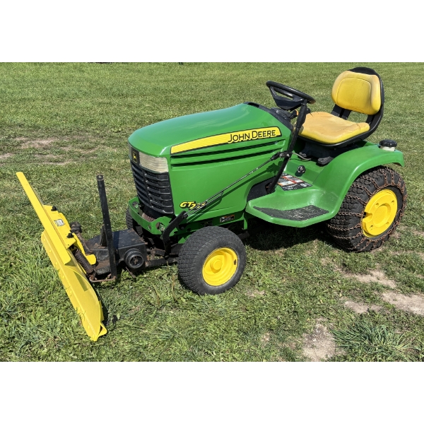 JOHN DEERE GT235 LAWN TRACTOR & MOWER DECK