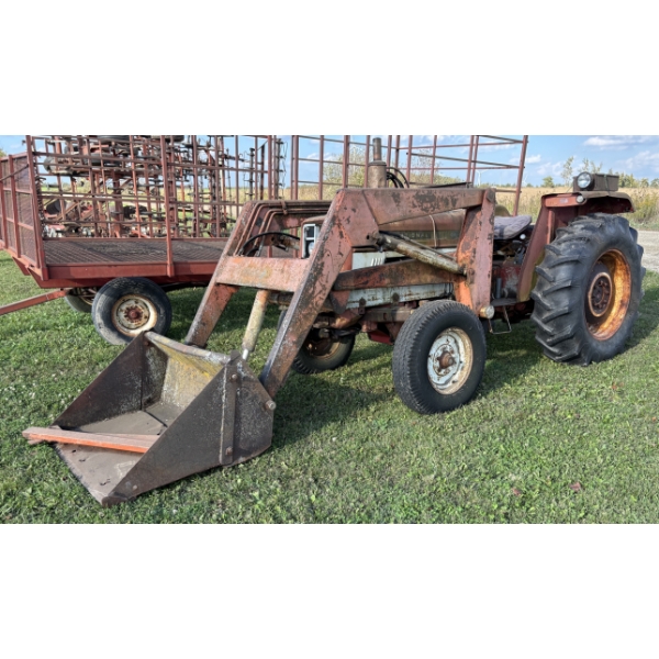 INTERNATIONAL 454 TRACTOR W/ LOADER