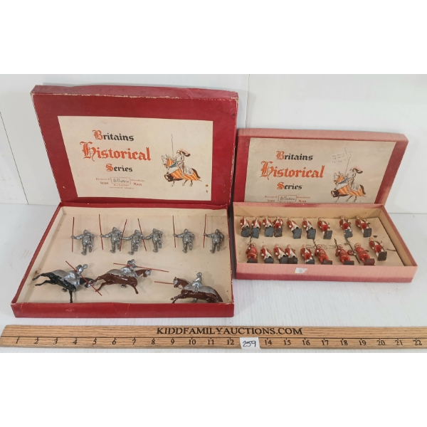 LOT OF 2 - BRITAINS HISTORICAL SERIES - NO. 1257 YEOMAN OF THE GUARD & 1307 16TH CENT. KNIGHTS