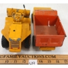 Image 5 : LOT OF 2 - CATERPILLAR & STRUCTO TOYS CONSTRUCTION VEHICLES
