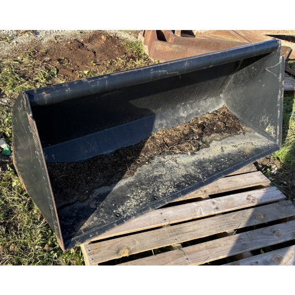 MATERIAL BUCKET - 5 FOOT - AS NEW