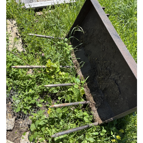 MANURE BUCKET 40IN