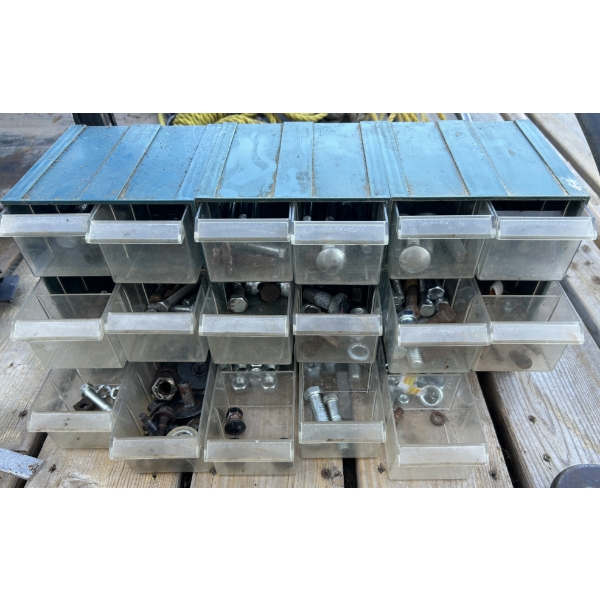 JOB LOT - MISC HARDWARE - SEE ALL PICS