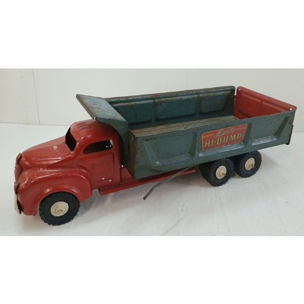 LINCOLN PRESSED STEEL HI-DUMP TRUCK