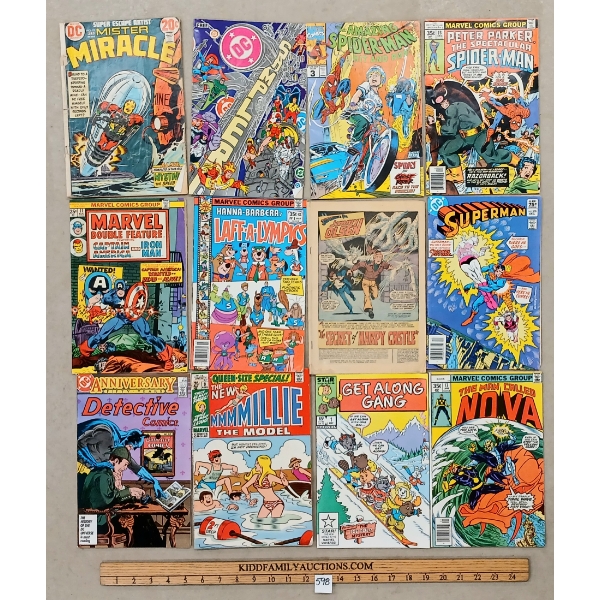 LOT OF 12 - MARVEL & DC COMIC BOOKS - SPIDERMAN, CAPTAIN AMERICA & IRON MAN, BATMAN, SUPERMAN, ETC