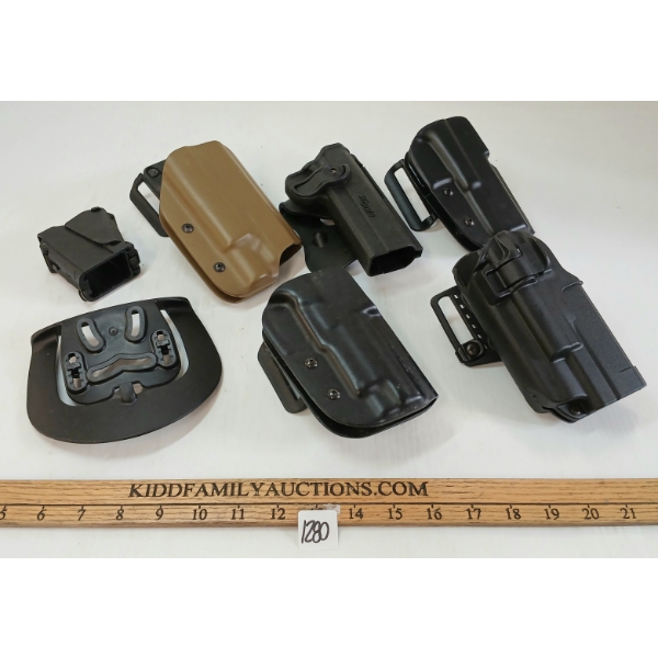 LOT OF 7 - SIG SAUER, BLACKHAWK & BLADETECH HOLSTERS & 9MM PISTOL MAG LOADER