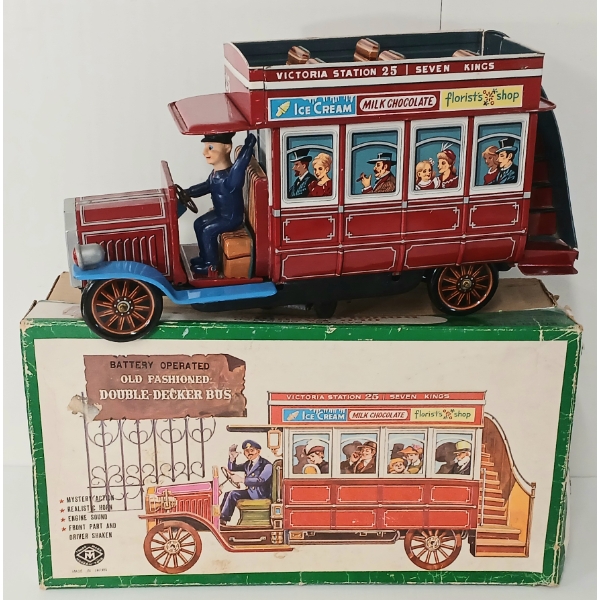 MODERN TOYS TIN OLD FASHIONED DOUBLE-DECKER BUS - BATTERY OP