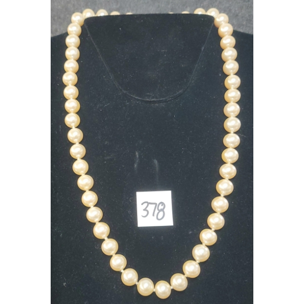 CULTURED PEARL NECKLACE