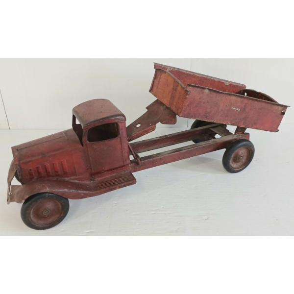 TURNER TOYS PRESSED STEEL DUMP TRUCK