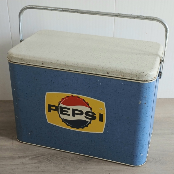 PEPSI-COLA PICNIC COOLER W/ INSERT