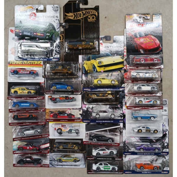 LOT OF 30 - HOTWHEELS / MATCHBOX - MCLAREN P1, SUBARU IMPREZA WRX, ETC