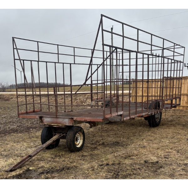 SQUARE BALE THROWER WAGON