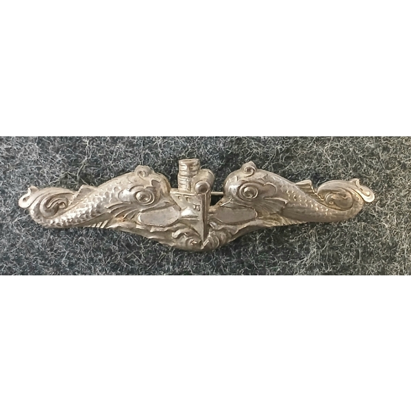 U.S. NAVY DOLPHINS SUBMARINE BADGE 