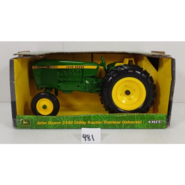 ERTL DIECAST JOHN DEERE 2440 UTILITY TRACTOR - AS NEW