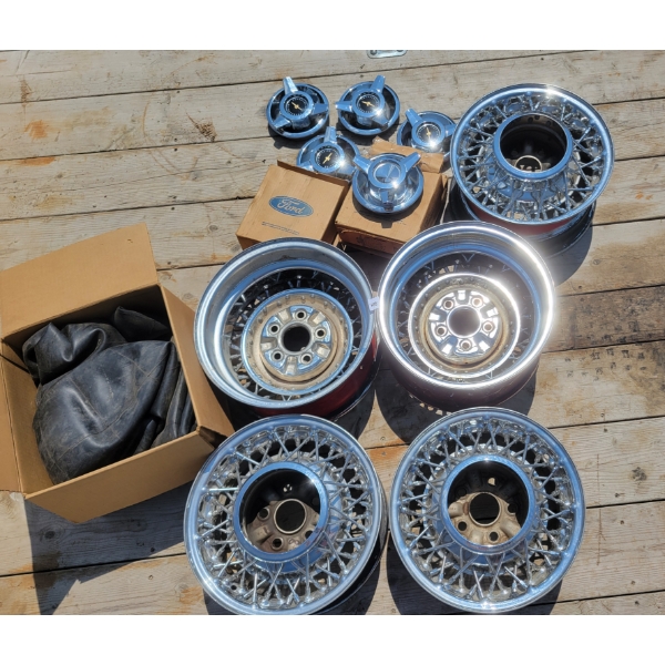 JOB LOT - CENTER CAPS, RIMS & TUBES - INCL FORD THUNDERBIRD