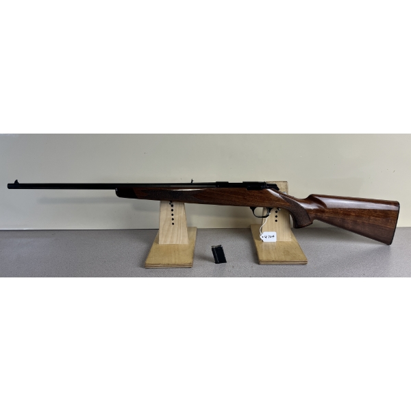 BROWNING A-BOLT IN .22 LR 