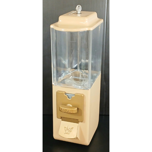 VENDALL PEGASUS COIN OP VENDING MACHINE W/ KEY
