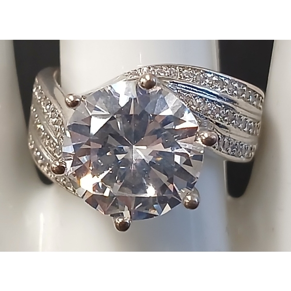 PLATINUM PLATED SIMULATED DIAMOND (CZ) TRI-BAND RING